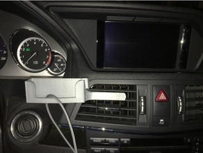 phone car holder mercedes e-class w212 c207 e-klasse handyhalter handyhalterung i-phone iphone xr 3d print model - Mito3D