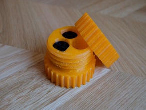 35mm film canister screw cover 135 analog photography box fotography 3d print model - Mito3D