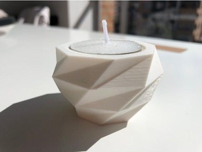 octo low poly supporto di candela - candelabro in lowpoly poliedri polylow basso vela 3d print model - Mito3D