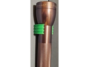 maglite wall clip flashlight holder mount maglight 3d print model - Mito3D