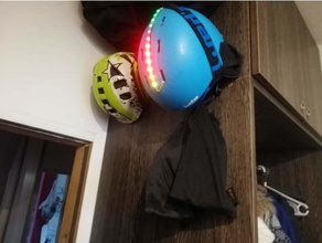 najlepszy uchwyt na kask melhor capacete de titular 3d print model - Mito3D