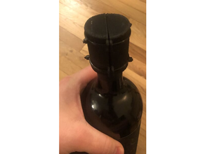 şarap mahzeni kap bilezik etiket şişesi 3d print model - Mito3D