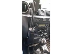 terre vagabond défenseur td4 cb radio monter 110 90 titulaire soutien Land Rover uniden talkie walkie 3d print model - Mito3D