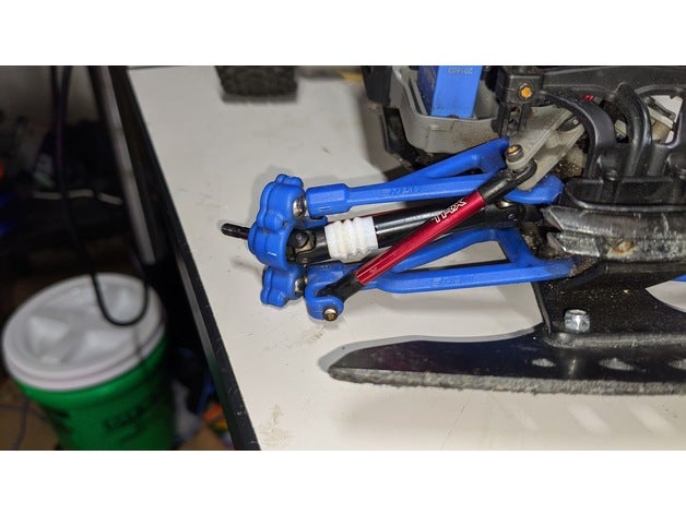 traxxas mini revo 1 16 essieu démarrage poussière erevo 3D print model - Mito3D