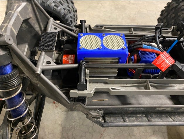 xmaxx soltero trozo motor ventilador montar traxxas 3D print model - Mito3D