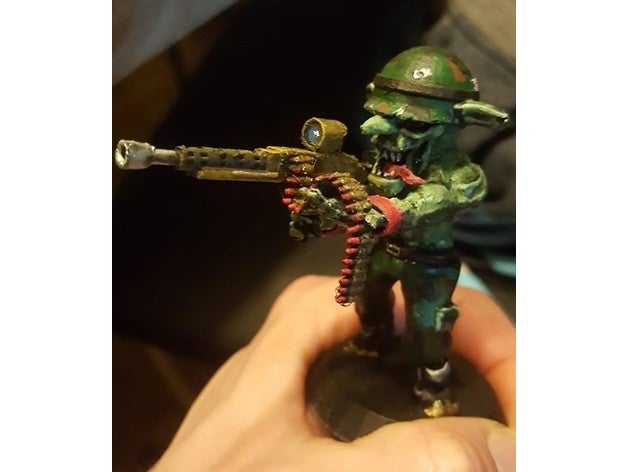 cin gobbo Gretchin grot 5 tutma kurşun zinciri makineli tüfekçi warhammer40k 3D print model - Mito3D