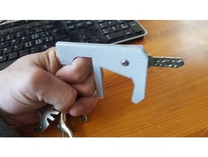 door opener + key holder keychain keyholder 3d print model - Mito3D
