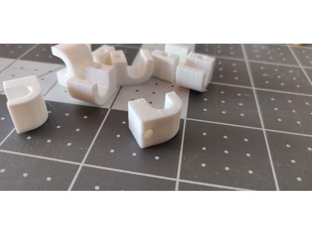 amadouer câble agrafe 7mm 3D print model - Mito3D