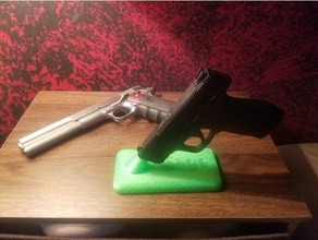 piccolo 9mm pistola In piedi 3d print model - Mito3D