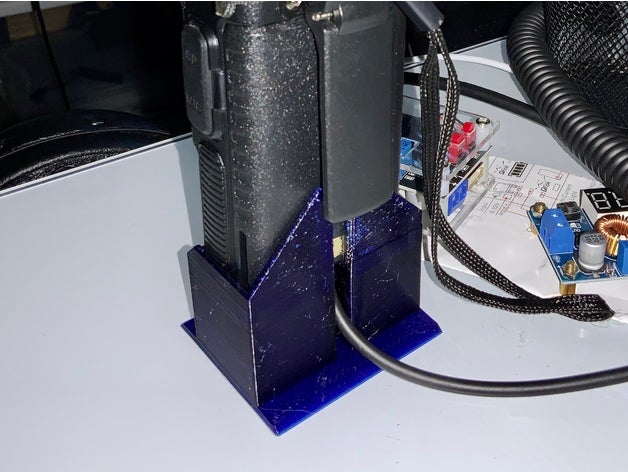 estante soporte baofeng bf f8hp uv 5r radio bl 5 batería eliminador aficionado jamón 3D print model - Mito3D