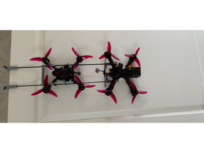 quadcopter porte titulaire soutien drone fpv freestyle cintre quad course espace rangement 3d print model - Mito3D