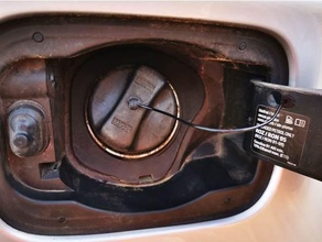 carburante tazza gomma cancellare gruppo musicale BMW flessibile cap tpu 3d print model - Mito3D