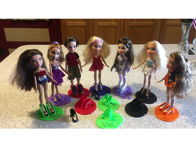 Bratz poupée stands Barbie supporter 3D print model - Mito3D
