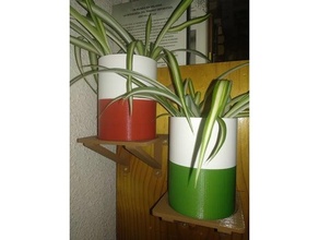 macetero autorriego soporte watering planter wall mounter 3d print model - Mito3D