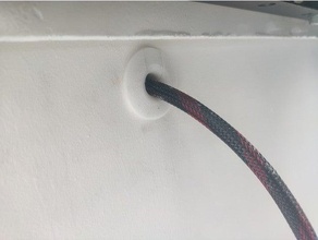 pared cable pasar administración agujero enchufe montar 3d print model - Mito3D