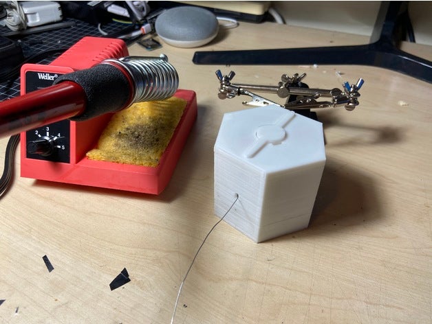 soldar rodar soporte dispensador kester soldadura ayuda 3D print model - Mito3D