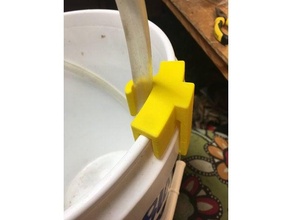 hose holder bucket clip 3d print model - Mito3D