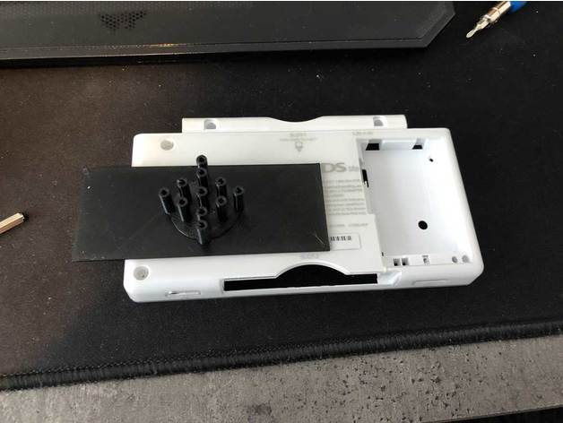 altavoz agujeros guía rail 3D print model - Mito3D