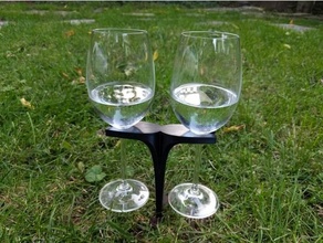 Extérieur vin verre titulaires pelouses pique niques 3d print model - Mito3D