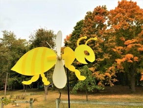 ocupado abelha vento spinner brinquedo Whirligig Whirlygig whirly moinho turbina 3d print model - Mito3D