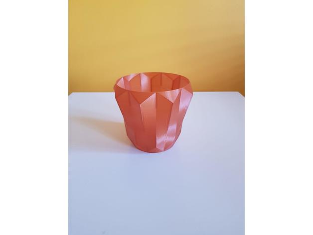 pot-triangular surface decor decoration flower pot 3D print model - Mito3D