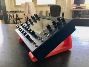 parametrisch Synthesizer Stand openscad Synth Vektor vectorsynth 3d print model - Mito3D