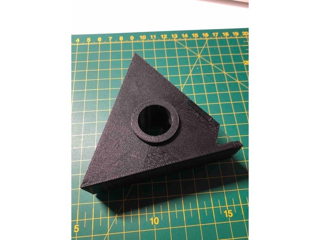 klebrollenhalter Band Halter Unterstützung dreieck Tapeon Tesafilm 3D print model - Mito3D