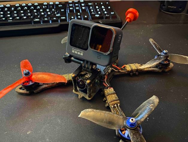 Piratenrahmen Haken gopro montieren fpv Kamera Frames Pirat 3D print model - Mito3D