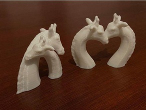 girafa figurine enviar abraço beijo covid 19 esculturas 2021 3d impressão animal bebê Natal decoração enfeite covid19 crialidade ender 3 fofa Ideias 3d print model - Mito3D