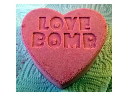 love bomb bath mold crizzle bathbomb bathroom cupid heart mould valentine valentines 3d print model - Mito3D