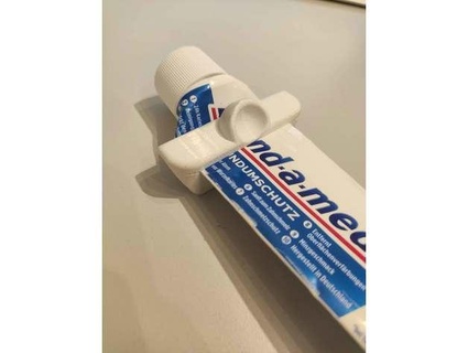 pasta dental tubo exprimidor julian248 baño cepillo dientes 3d print model - Mito3D