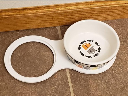 pet bowl holder bowls 45in 115mm wide danielbeaver Pets cat food dog 3d print model - Mito3D