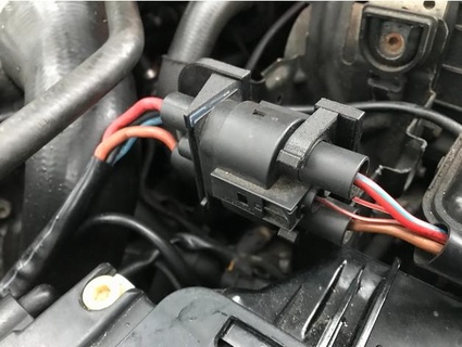 motore baia connettore staffa fr3zno settore automobilistico 8e0971845ab audi 3d print model - Mito3D