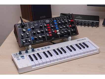 behringer model synthesizer synth desktop stand cjdavies 3d print model - Mito3D