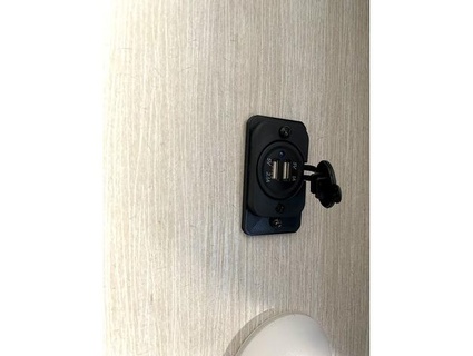 Lobo filhote USB porta adaptador prato 20vmki 3d print model - Mito3D