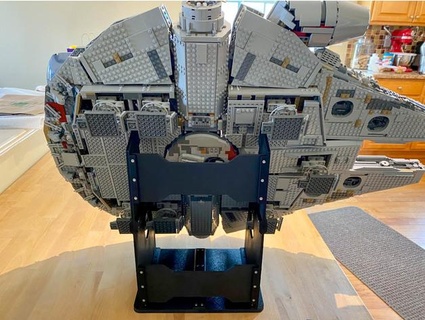 Lego Jahrtausend Falke Stand Teile Remix 75192 Raumfahrer 3d print model - Mito3D
