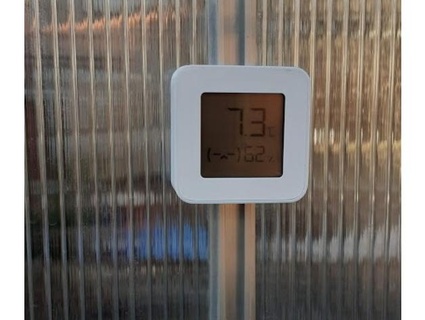 Gewächshaus montieren Xiaomi mi Temperatur Feuchtigkeit Monitor 2 dmikulik 3d print model - Mito3D