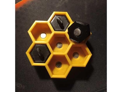 Bienenwabe Schlüssel Halter Unterstützung Draille 3d print model - Mito3D