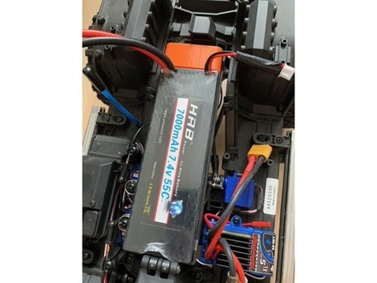 traxxas trx 4 batería bandeja espaciador dkstr 3d print model - Mito3D