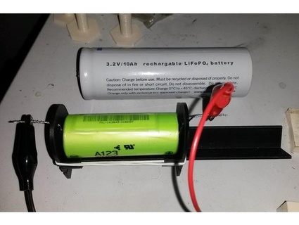 universel batterie titulaire soutien raton laveur 3d print model - Mito3D