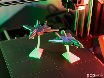 print in place articolato Jet combattente In piedi agepbiz 3d print model - Mito3D