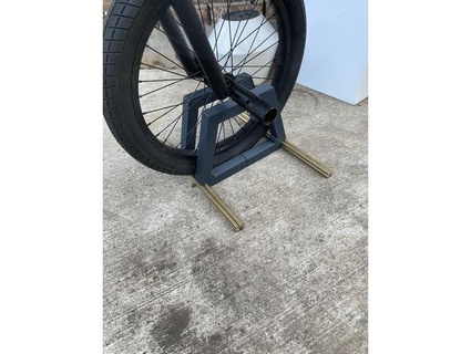 bmx bicyclette scooter supporter sol grille beaugalbraith 3d print model - Mito3D