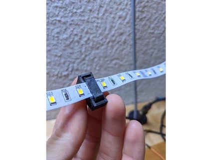 abgewinkelt LED Streifen Halter Unterstützung langsambrohime 3d print model - Mito3D
