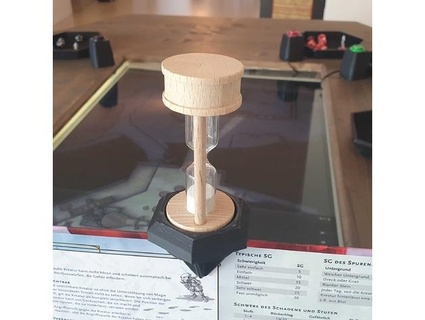 dm screen hourglass holder mrgadget 3d print model - Mito3D