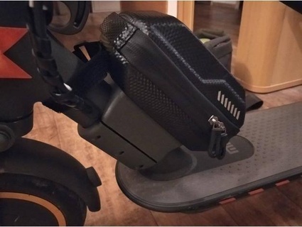 xiaomi scooter bolso soporte Justy chico 3d print model - Mito3D