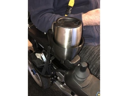cadeira rodas copo suporte garoto 3d print model - Mito3D