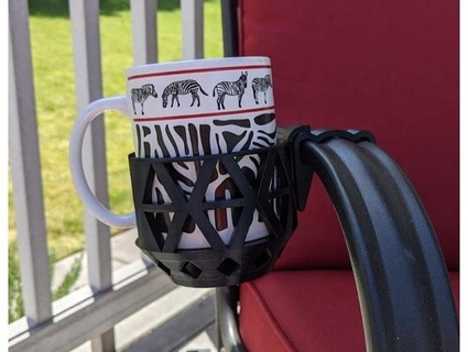 patio chaise tasse titulaire soutien hypnotisé 3d print model - Mito3D