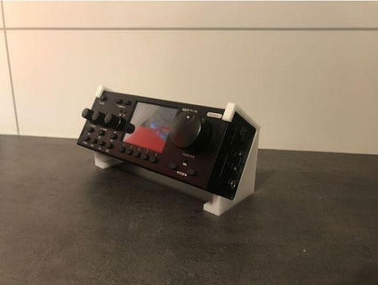 r928 mchf clone sdr radio stand sirhaugen 3d print model - Mito3D
