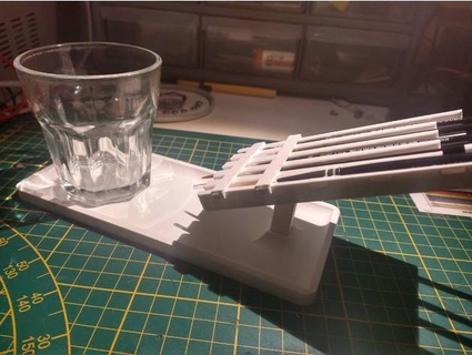brush stand crowsfield 3d print model - Mito3D