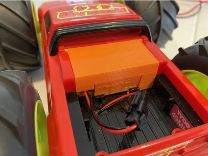 tyco rebote 4x4 rc batería cubierta carcasa funda rfinnie 3d print model - Mito3D